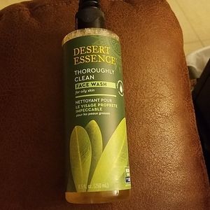 Desert Essence fash wash